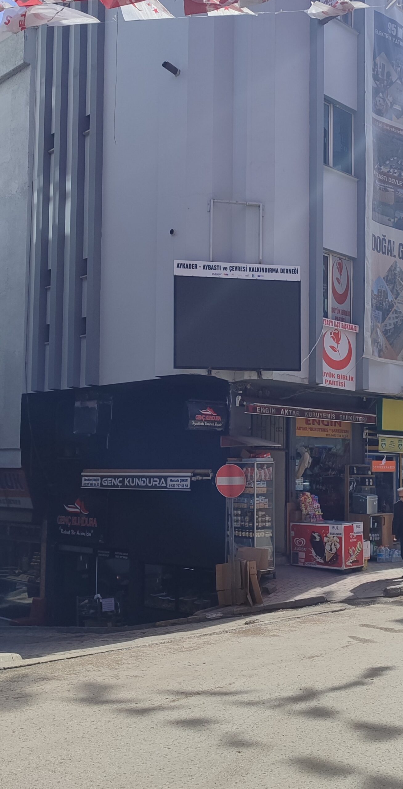 İlçe Meydanına Dijital Ekran Alımı